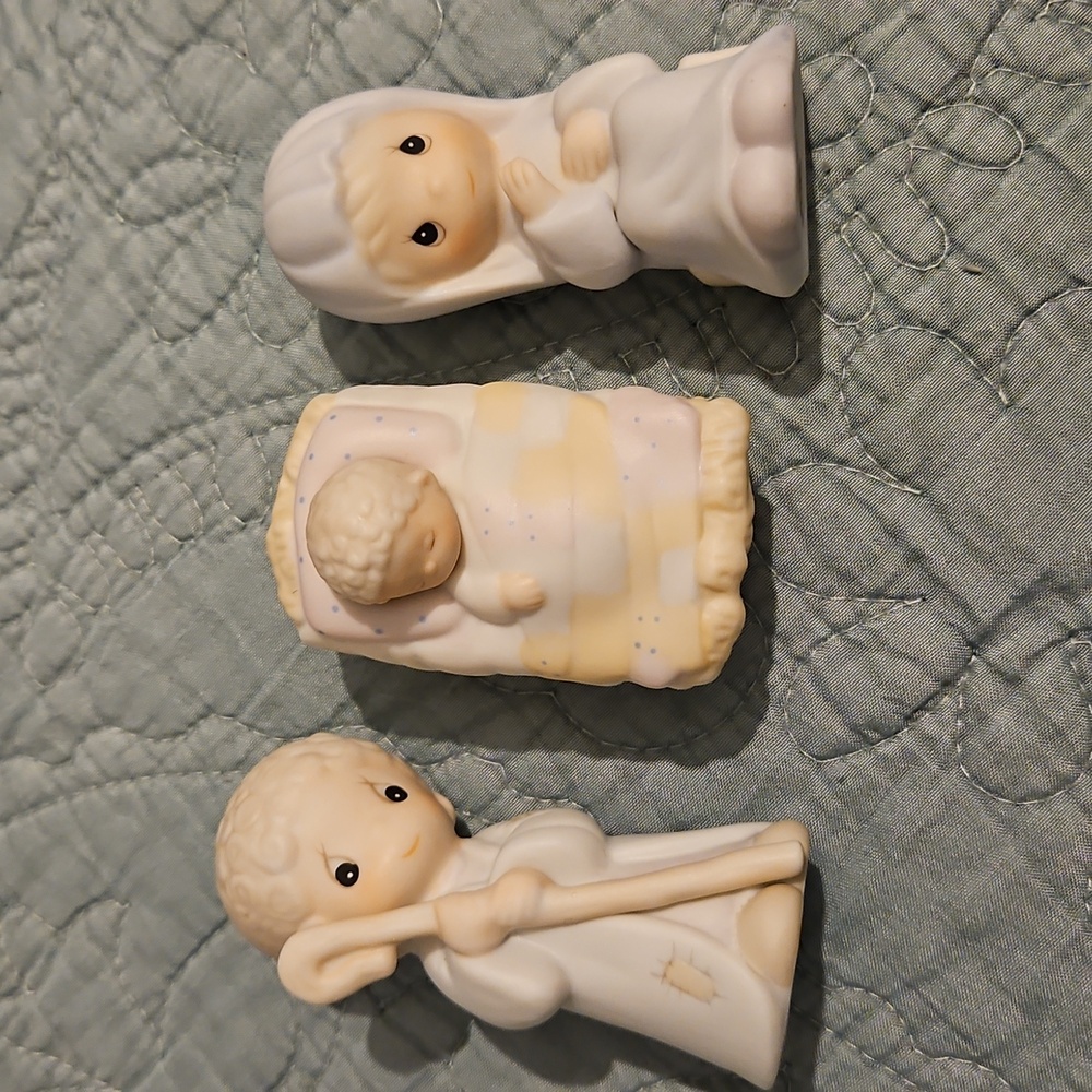 Precious Moments Miniature Nativity